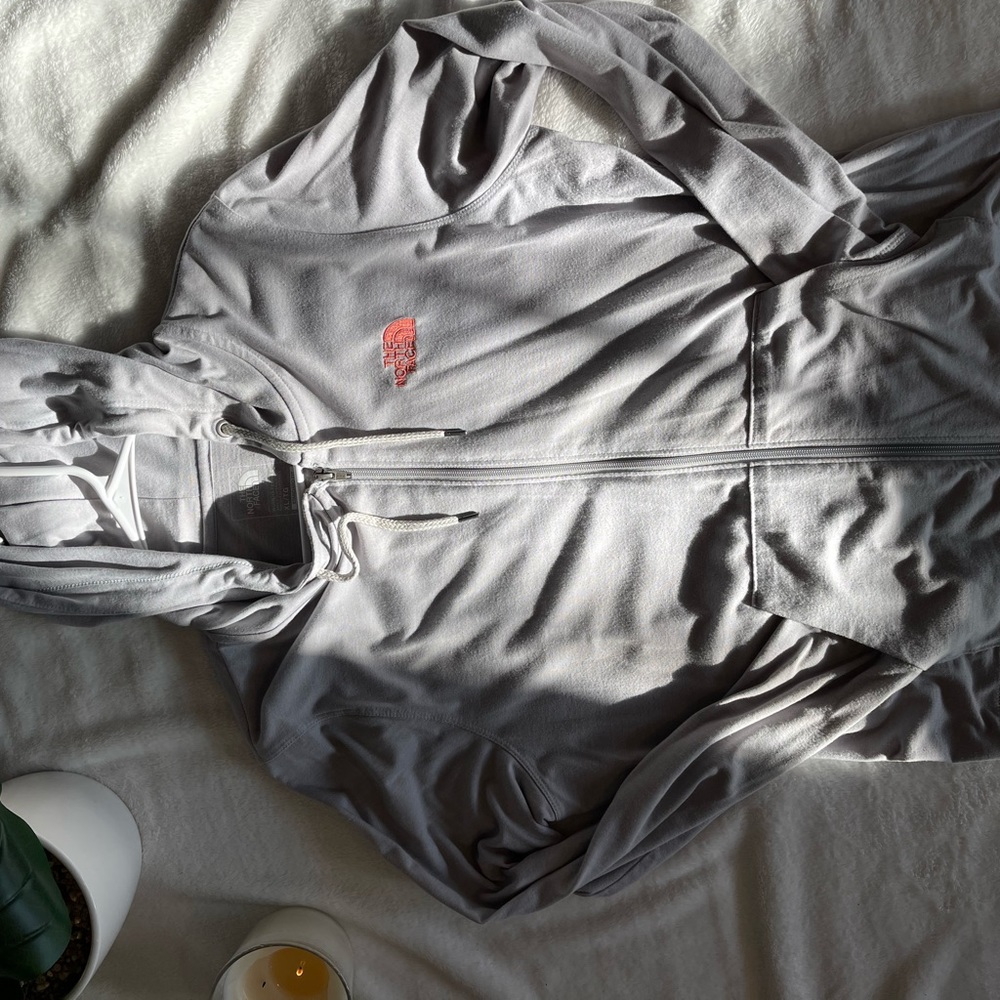Women’s the north face zip up new without tags
